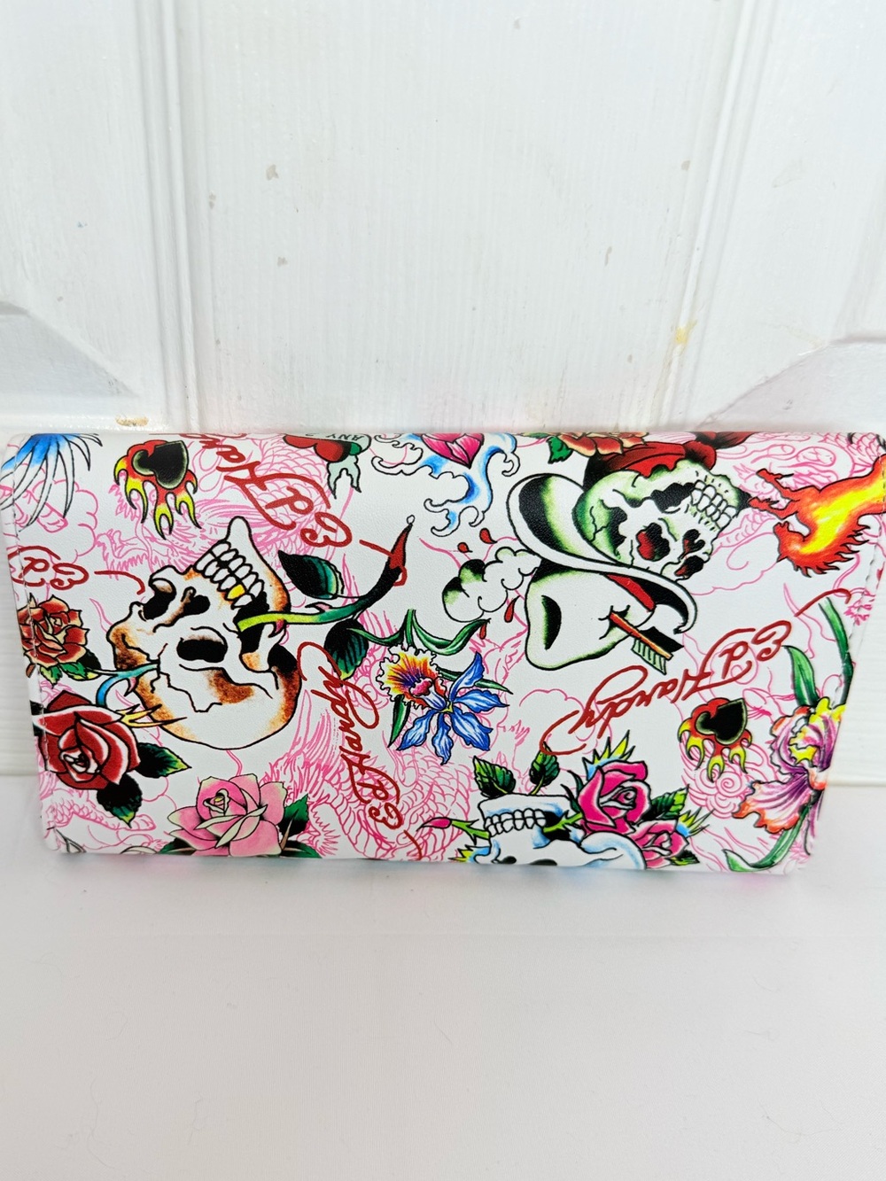 ED HARDY WHITE REBEL GARDEN FLAP LONG WALLET - Picture 2 of 12